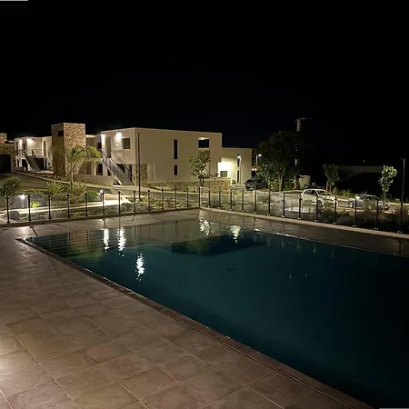 Beau T2 Moderne Avec Terrasse Et Piscine Proche Centre-ville - Fr-1-719-14 * 칼비